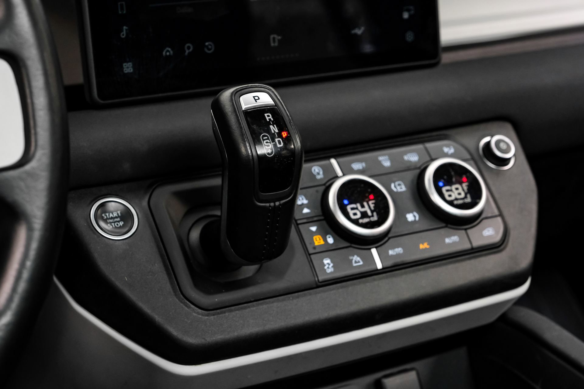 Used 2023 Land Rover Defender 110 SE image 29