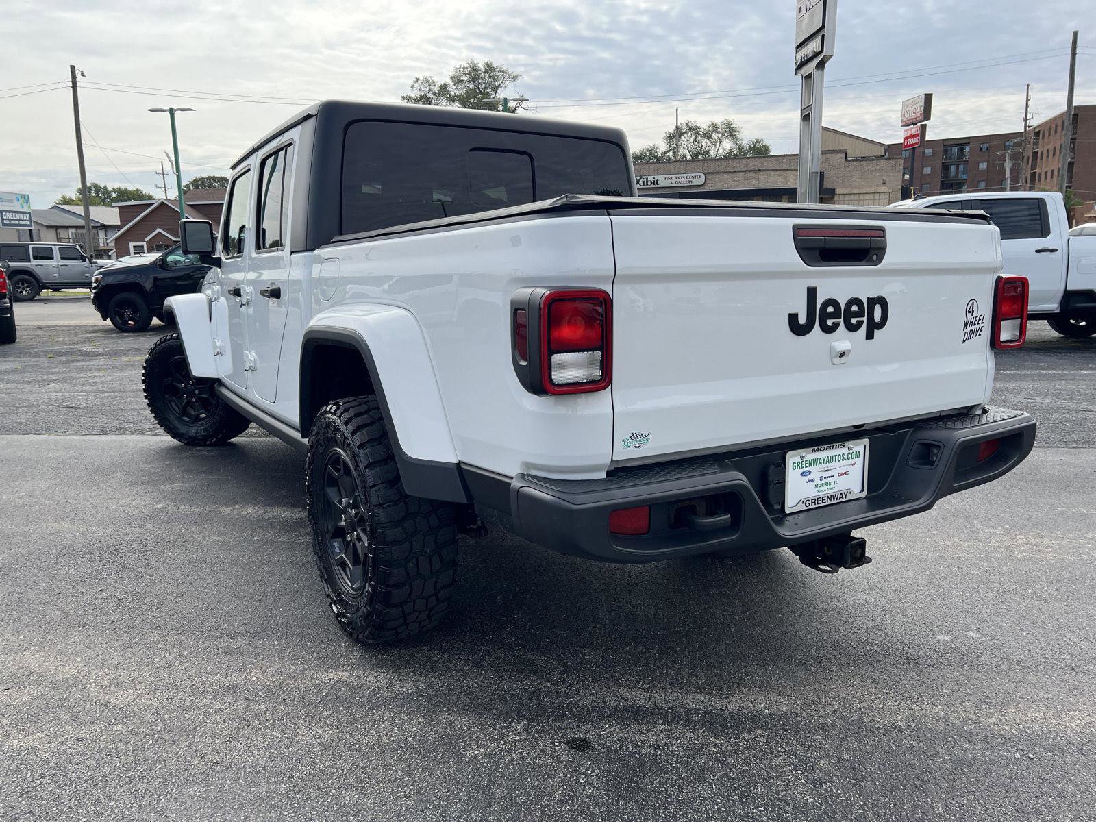 Used 2021 Jeep Gladiator Willys image 11
