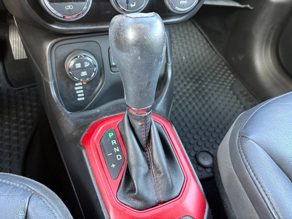 Used 2016 Jeep Renegade Trailhawk w/ Premium Trailhawk Package image 36