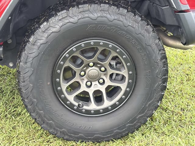 Used 2022 Jeep Wrangler Unlimited Rubicon w/ Xtreme Recon 35" Tire Package AWD/4WD image 18