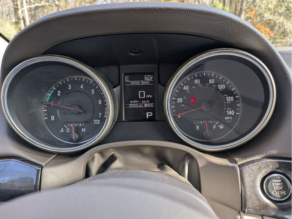 Used 2012 Jeep Grand Cherokee Laredo w/ Laredo E Group image 15