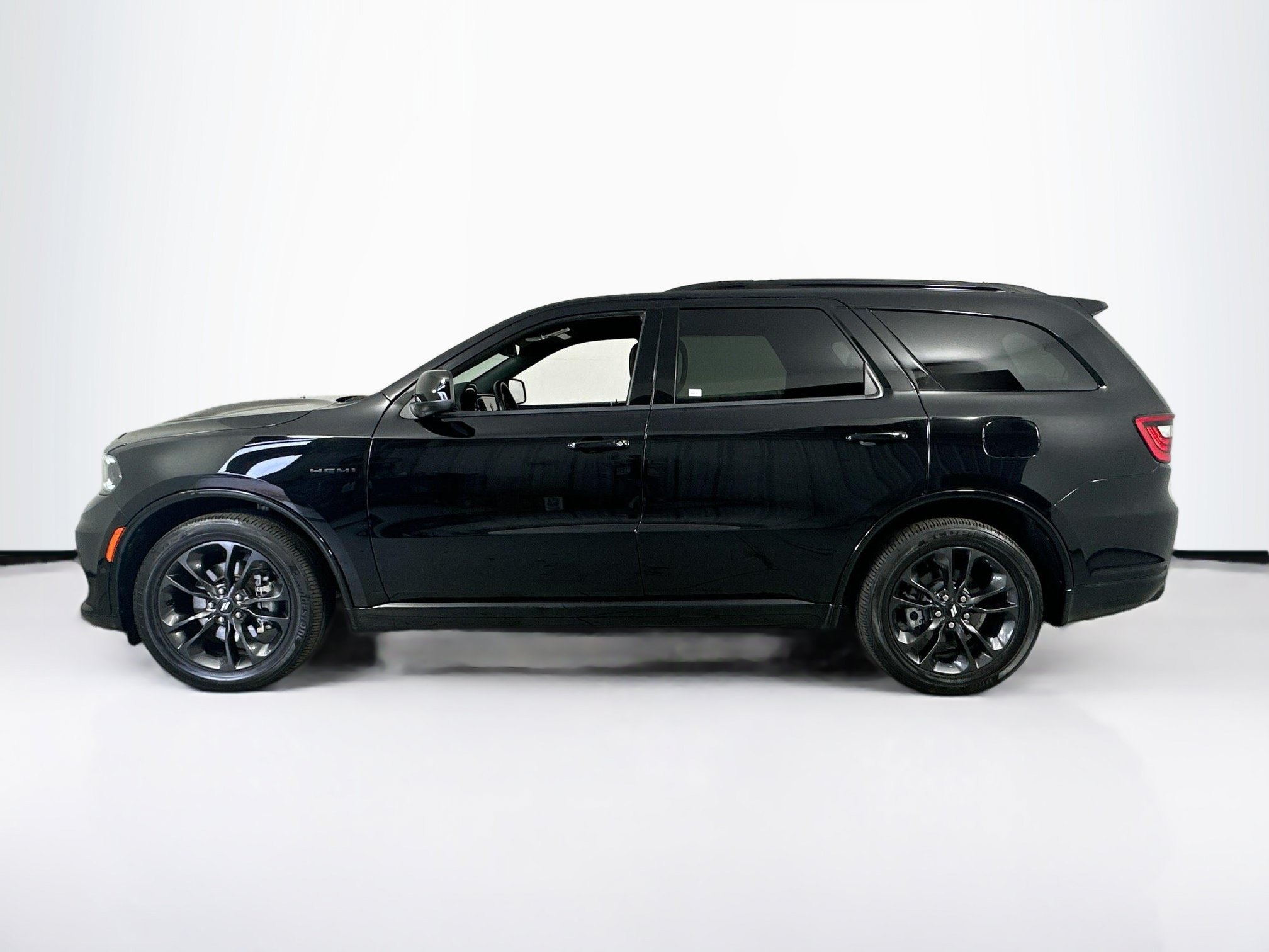 Used 2025 Dodge Durango R/T w/ Blacktop Package AWD/4WD image 8