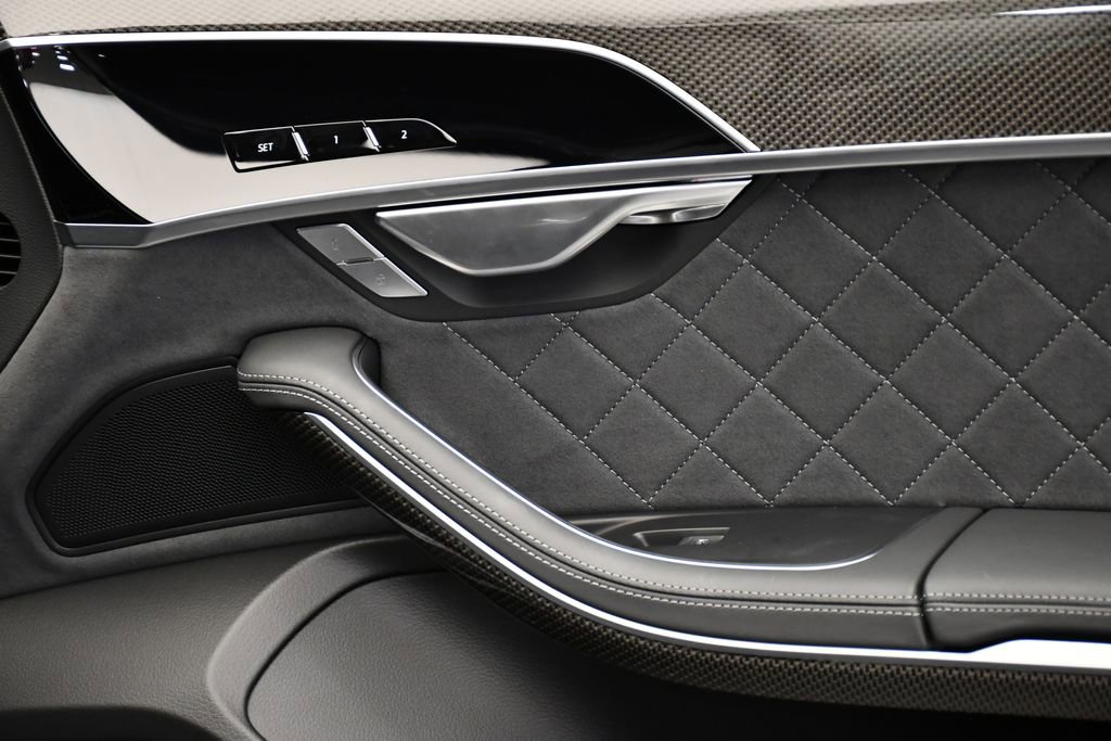 Used 2025 Audi S8 image 43
