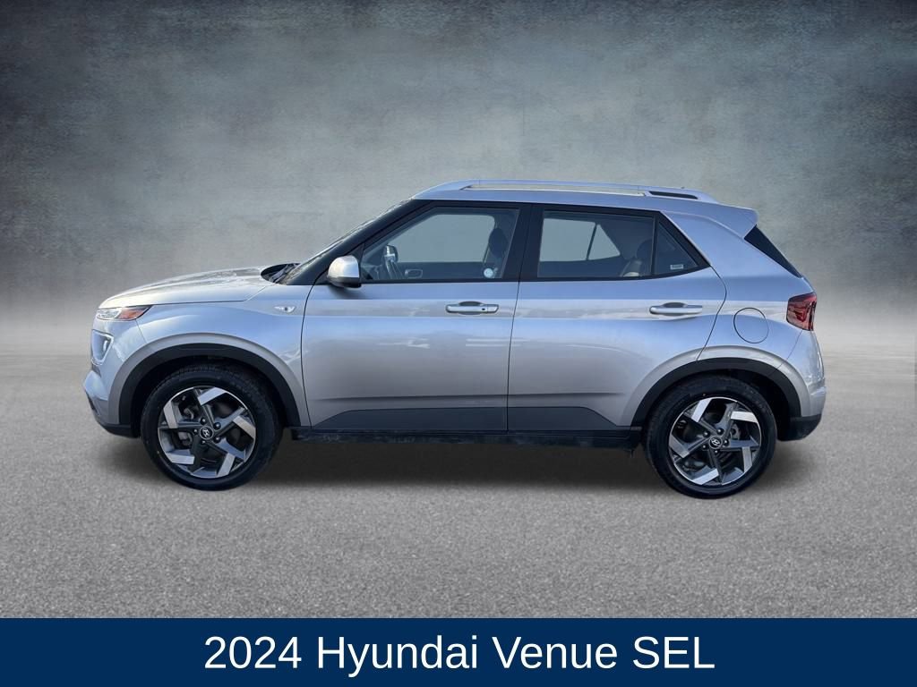 Used 2024 Hyundai Venue SEL video 2