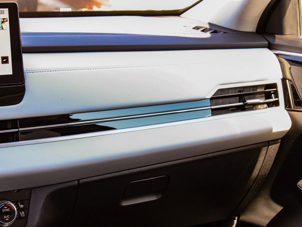 New 2025 Mitsubishi Outlander SEL image 18