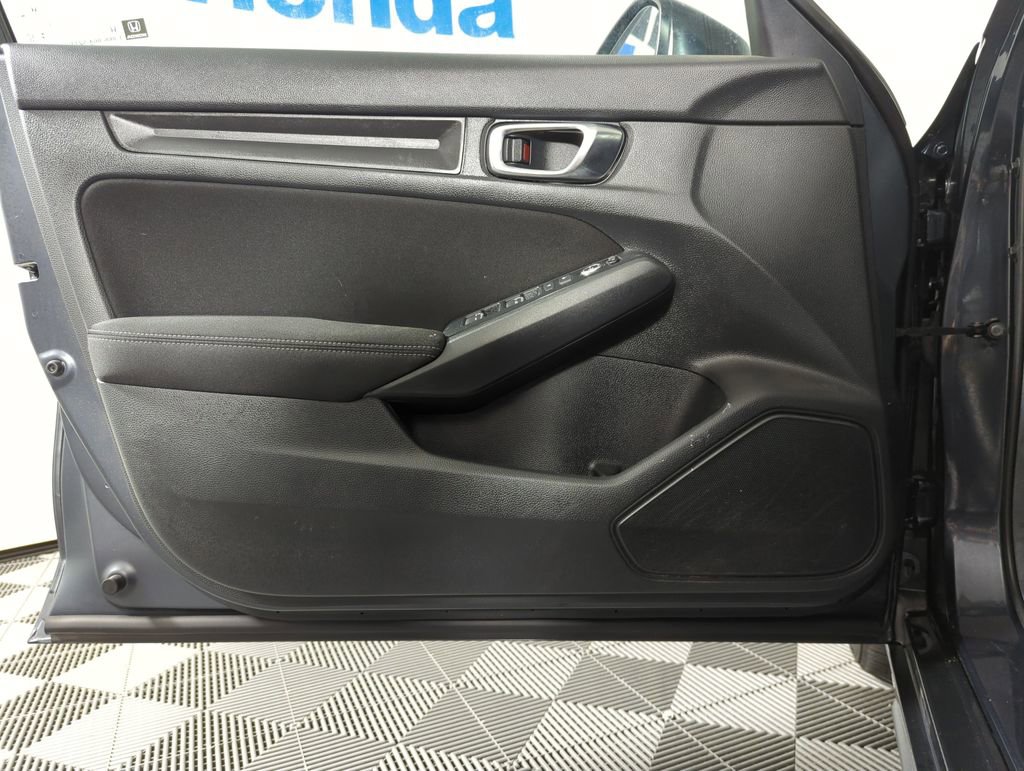 Used 2025 Honda Civic Sport image 9