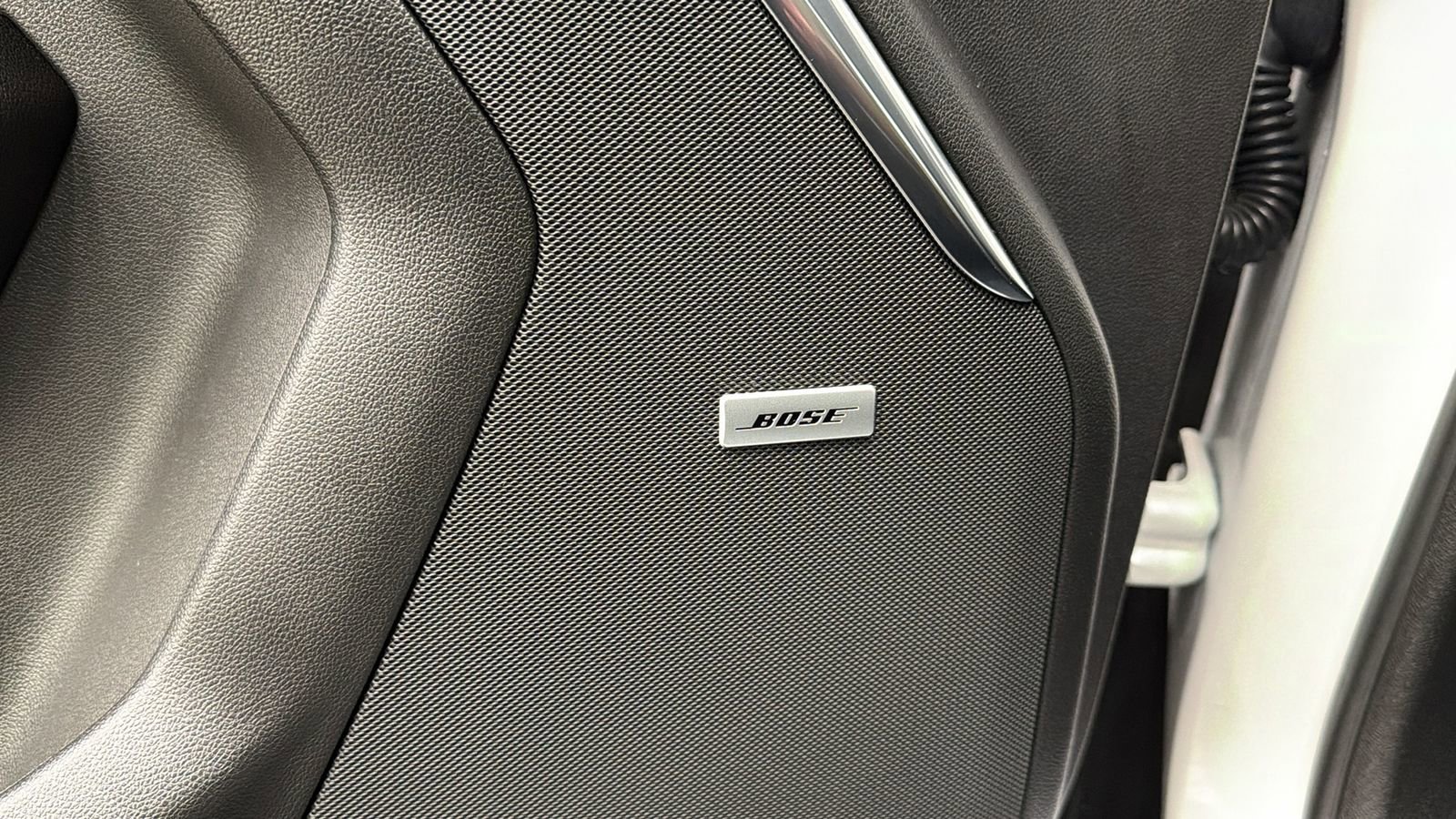 Used 2025 Chevrolet Suburban High Country image 28