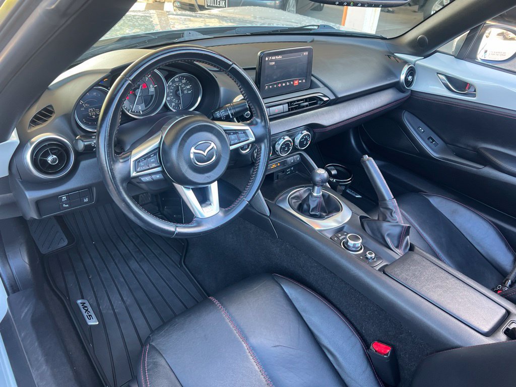 Used 2018 MAZDA MX-5 Miata Grand Touring RWD image 5