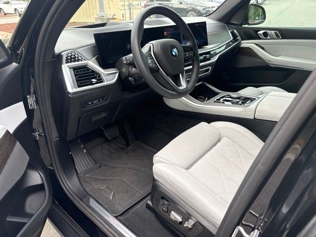 Used 2026 BMW X5 xDrive40i AWD/4WD image 8