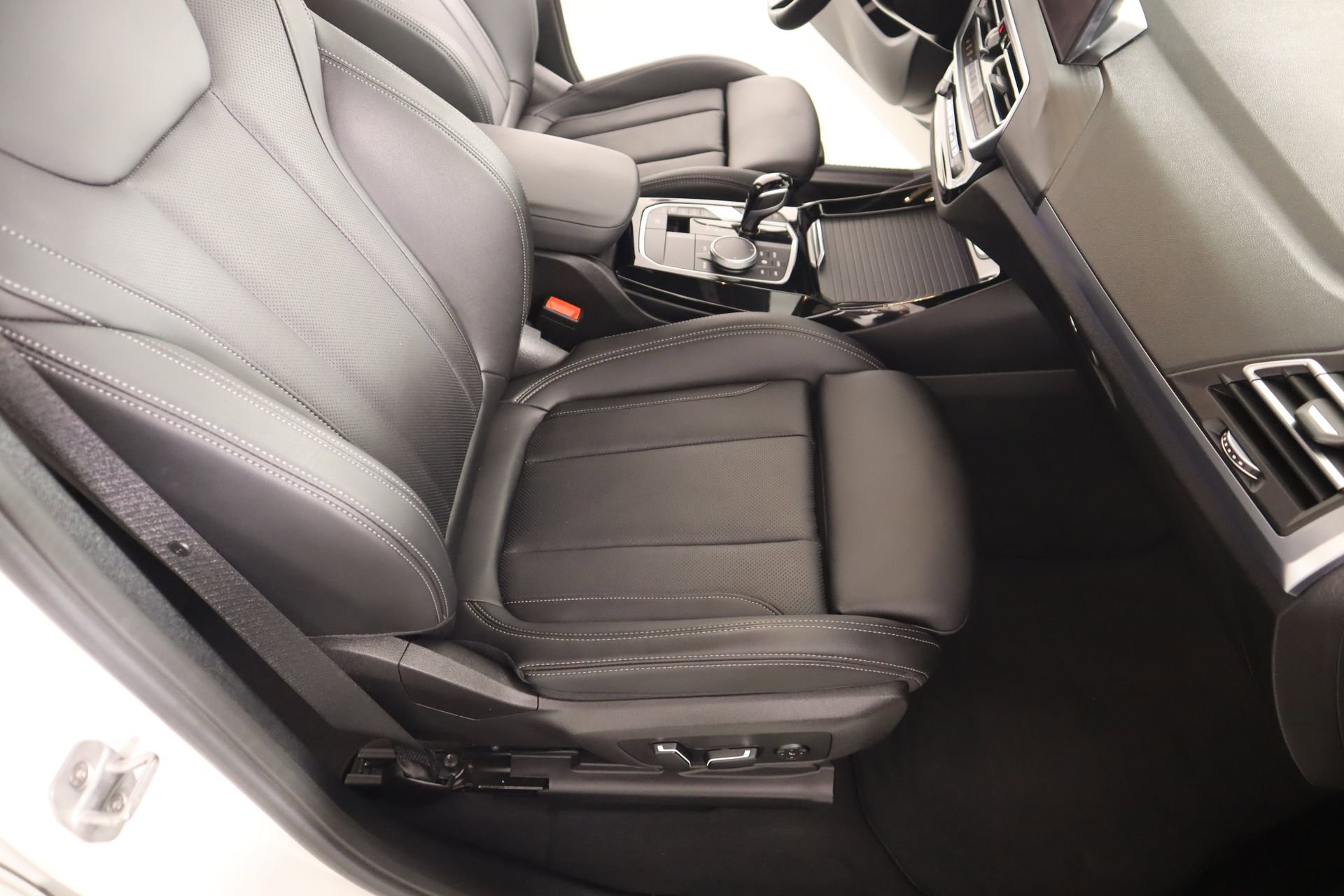 Used 2024 BMW X3 xDrive30i w/ Premium Package AWD/4WD image 14