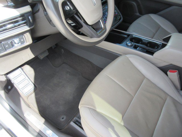 Used 2022 Lincoln Corsair Reserve w/ Elements Package FWD image 14