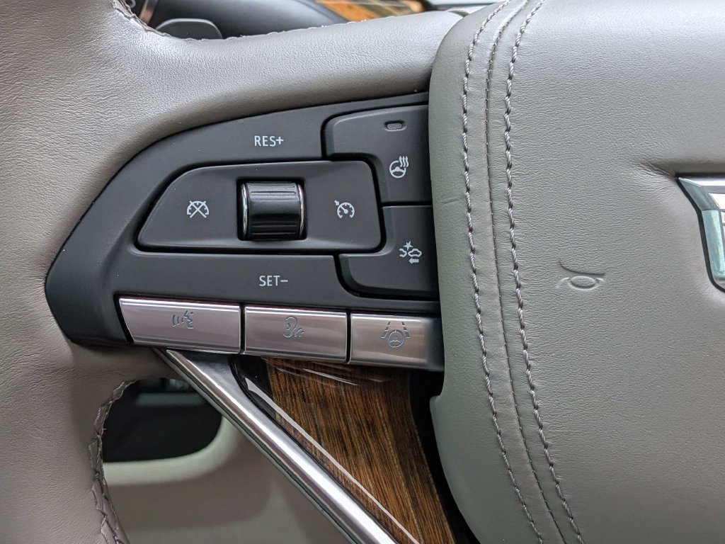 Certified 2023 Cadillac Escalade Premium Luxury Platinum w/ LPO, Radiant Package AWD/4WD image 31