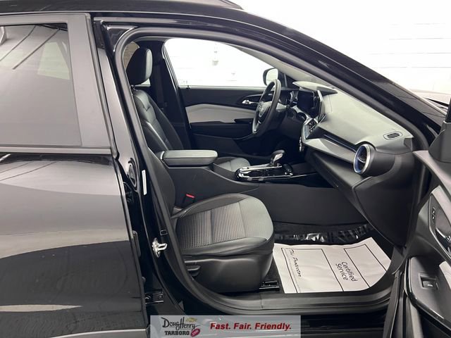 Used 2025 Chevrolet Trax LT image 39