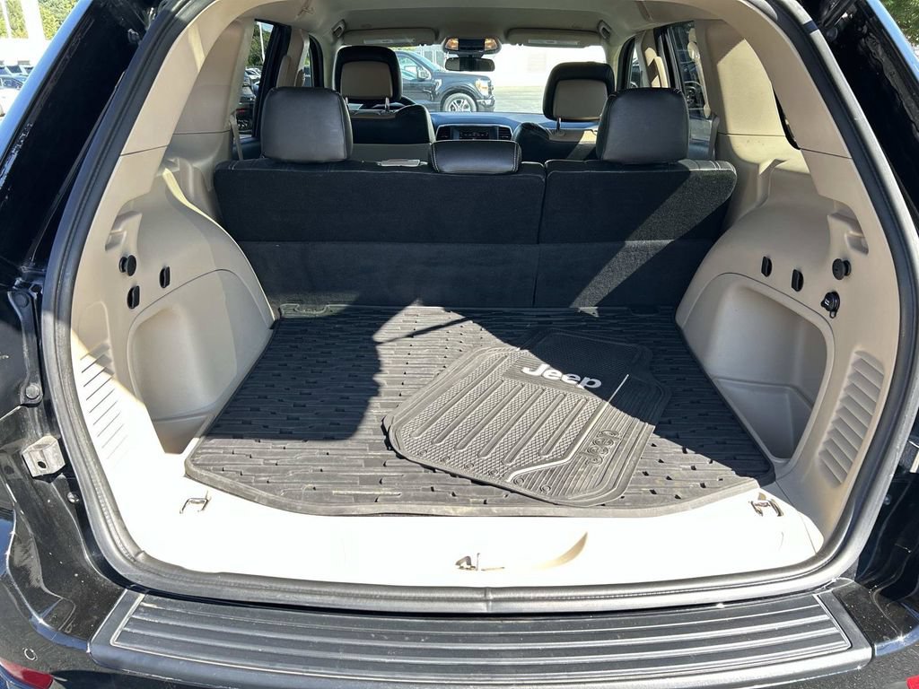 Used 2021 Jeep Grand Cherokee Laredo RWD image 12