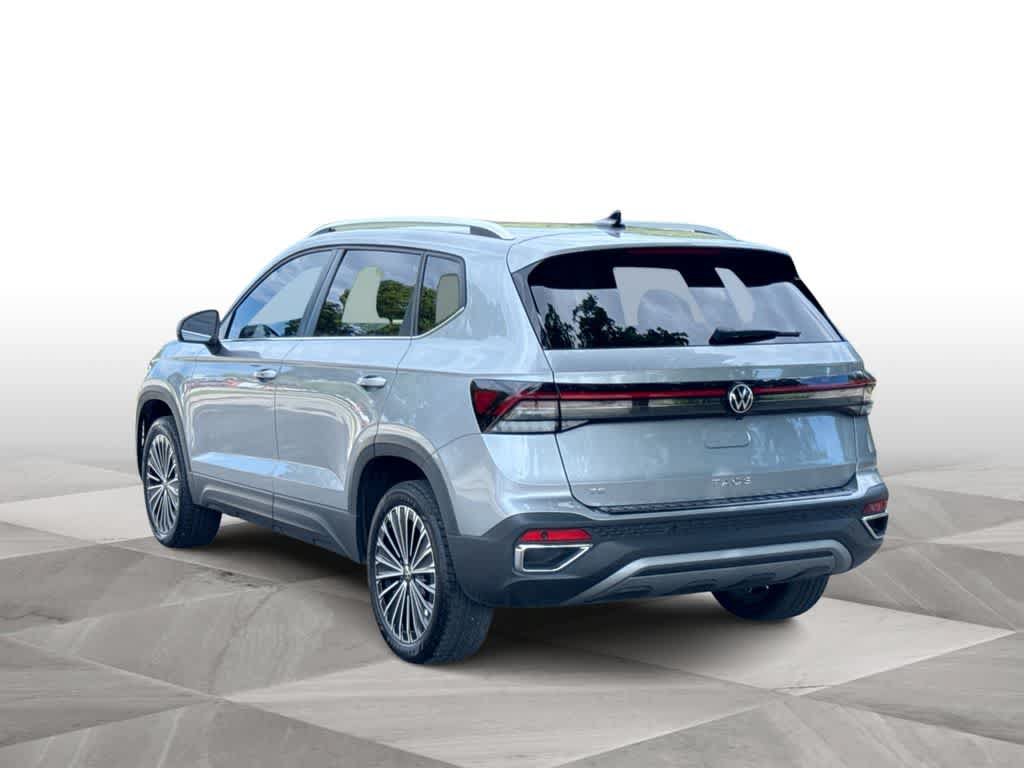 Used 2025 Volkswagen Taos SE FWD image 6