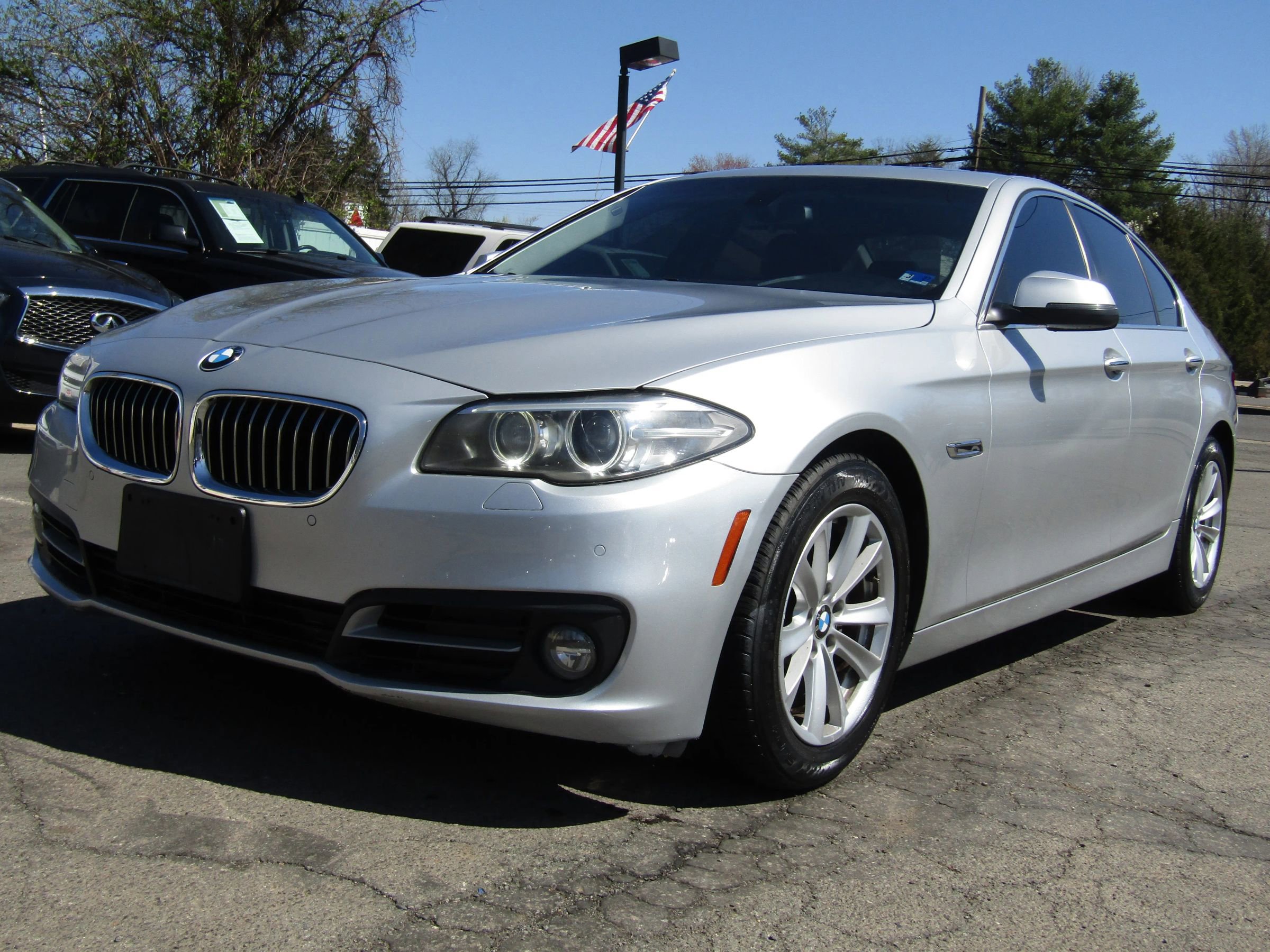 Used 2016 BMW 528i xDrive Sedan AWD/4WD image 3