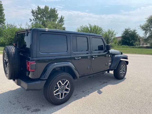 Used 2024 Jeep Wrangler Unlimited Sahara AWD/4WD image 3