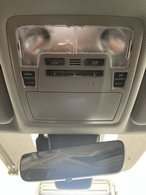 Used 2019 Toyota Highlander XLE image 26