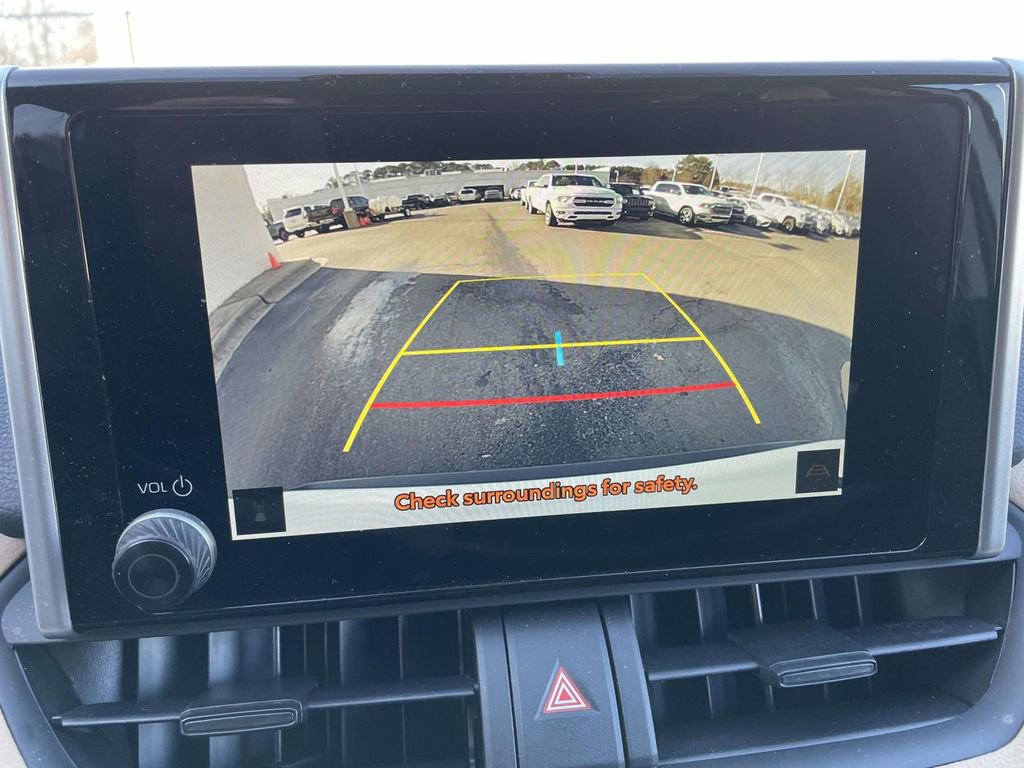 Used 2025 Toyota RAV4 LE image 39