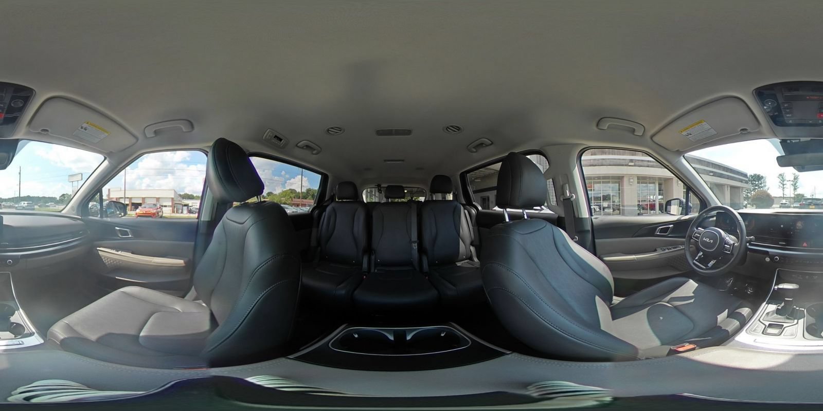 Used 2026 Kia Carnival FWD image 44