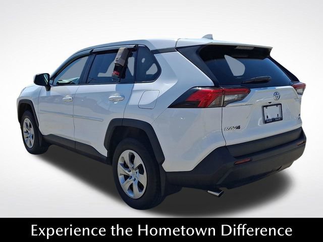 Used 2023 Toyota RAV4 LE AWD/4WD image 4