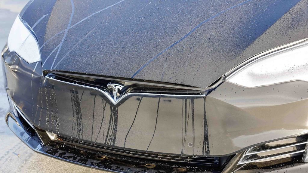 Used 2021 Tesla Model S Performance image 6
