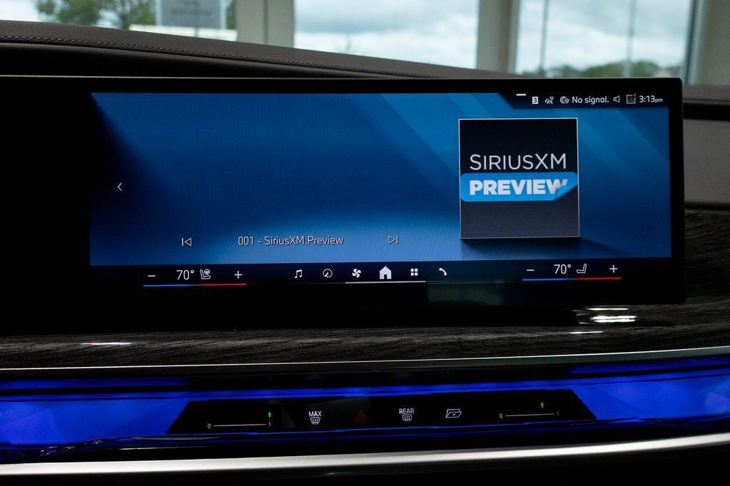 Used 2025 BMW i7 eDrive50 w/ Premium Package RWD image 29