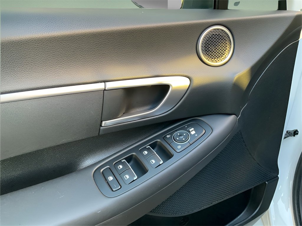 Used 2022 Hyundai Sonata SE image 17