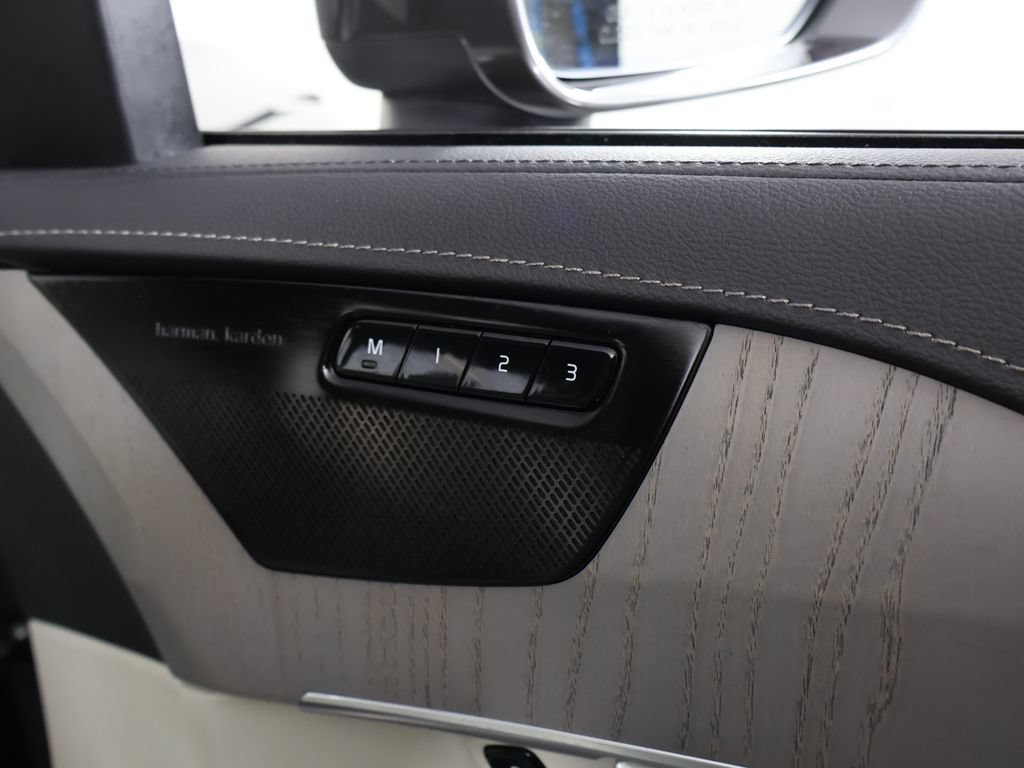 Used 2024 Volvo XC90 T8 Ultimate w/ Protection Package Premier AWD/4WD image 46