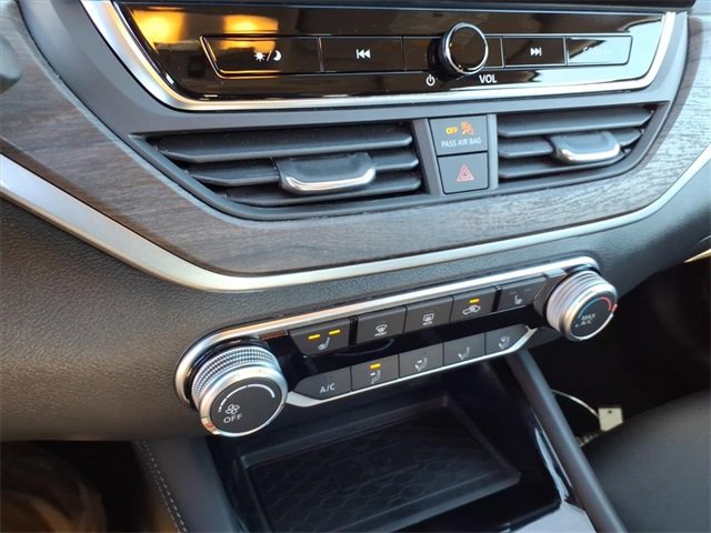 Used 2023 Nissan Altima 2.5 SV w/ SV Premium Package image 21