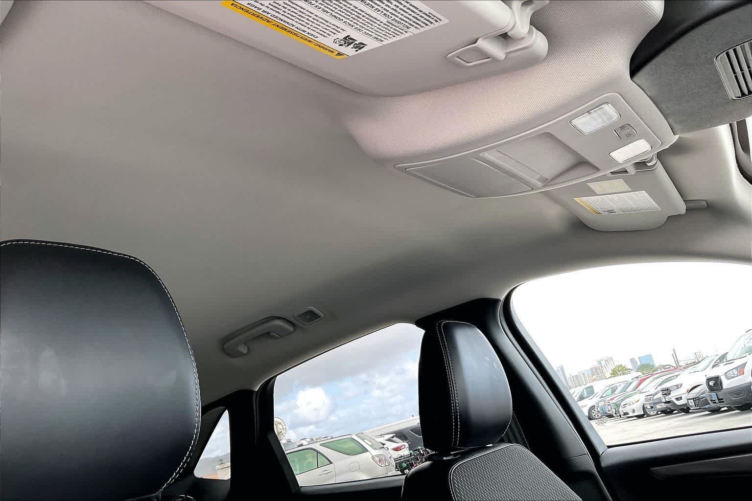 Used 2025 Ford Escape SE FWD image 30
