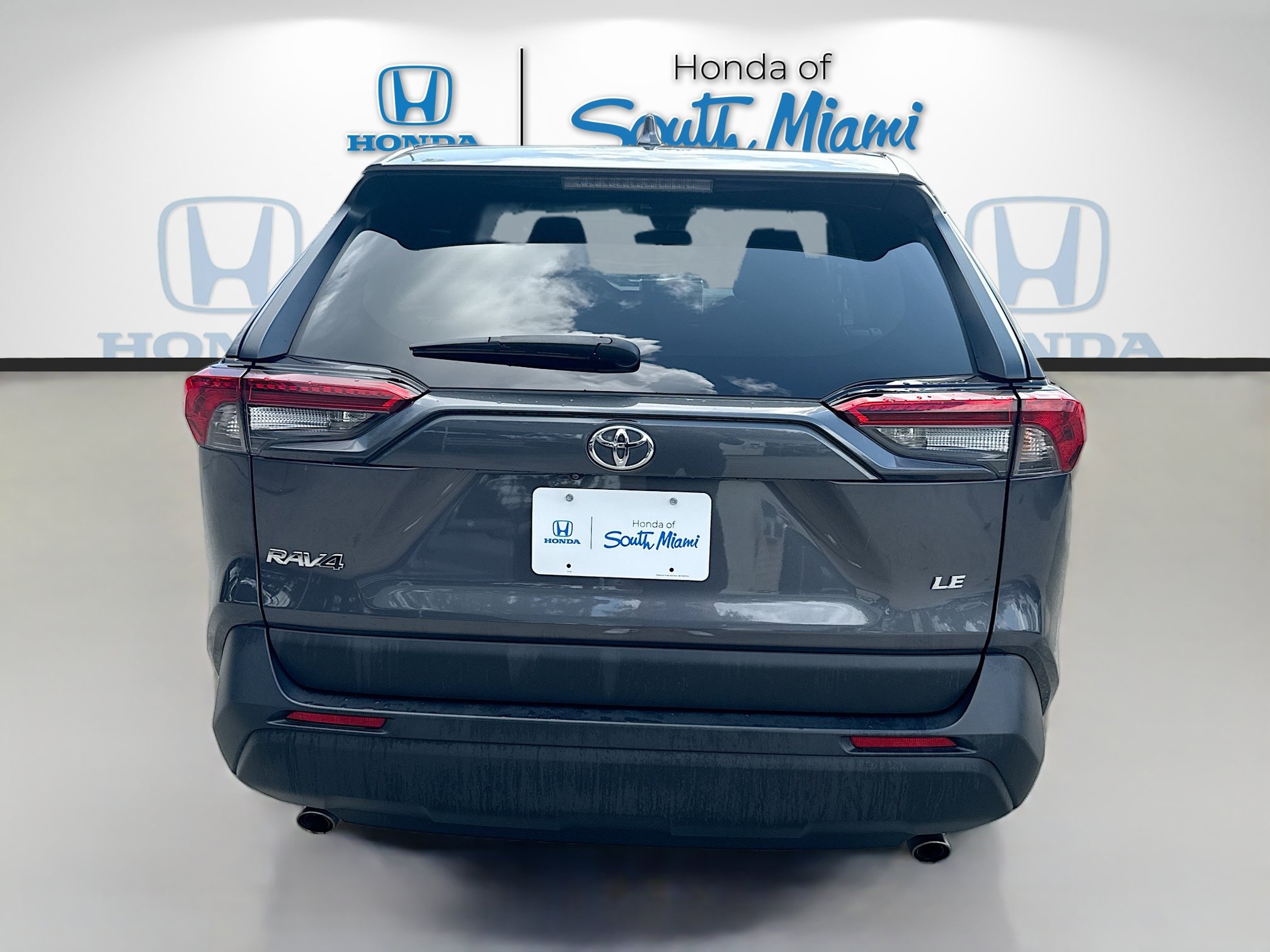Used 2024 Toyota RAV4 LE FWD image 6