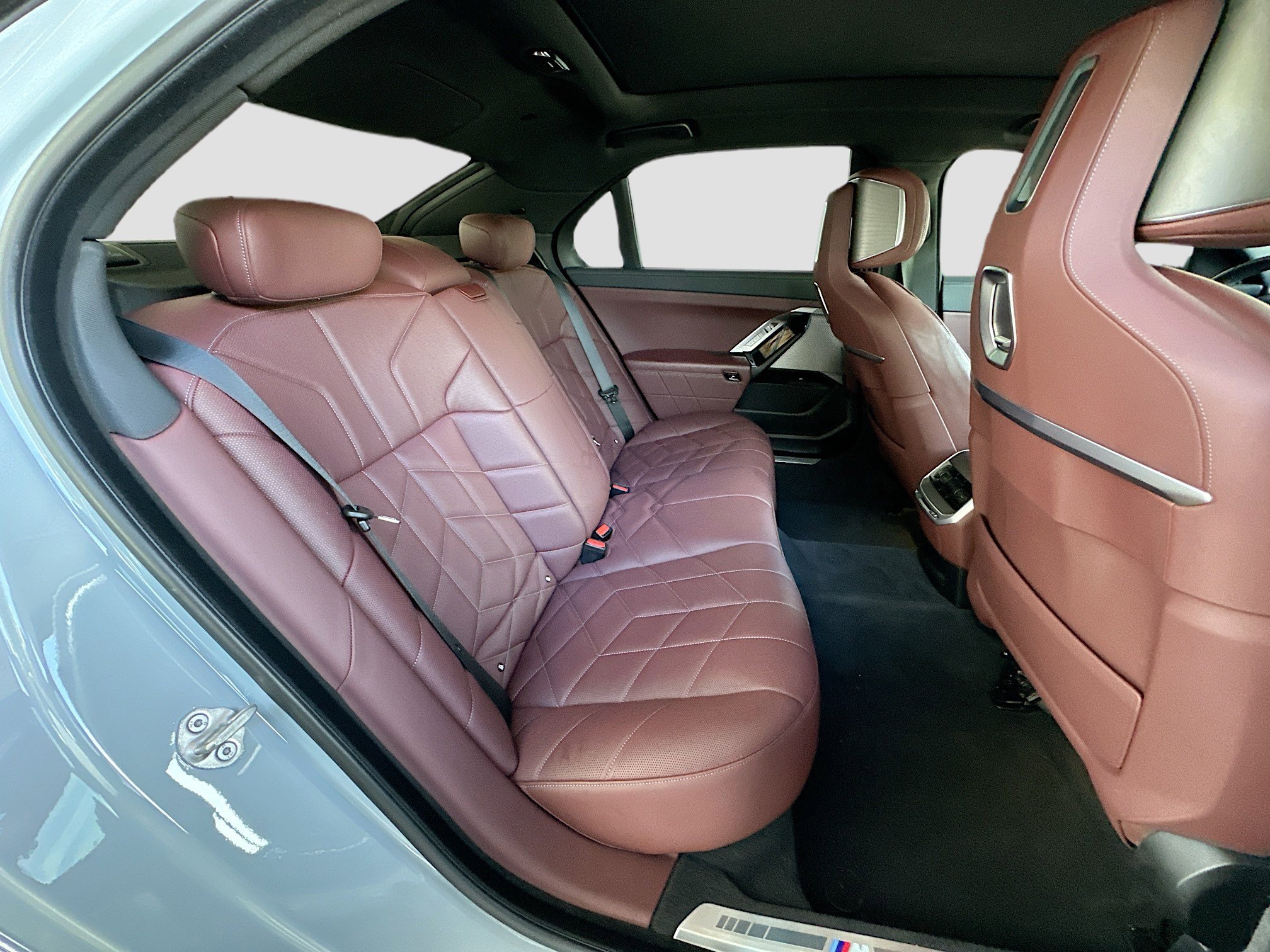 Certified 2023 BMW 760i xDrive image 29