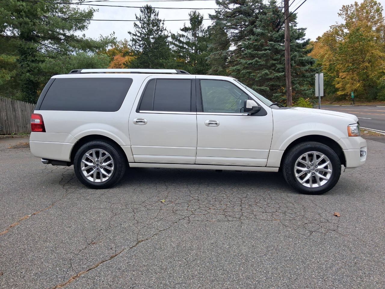 Used 2017 Ford Expedition Max Limited AWD/4WD image 8
