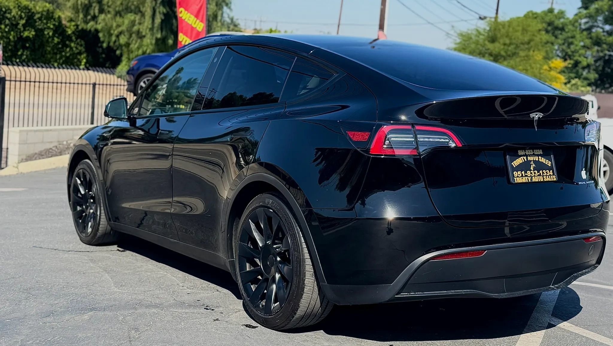 Used 2023 Tesla Model Y Long Range image 3