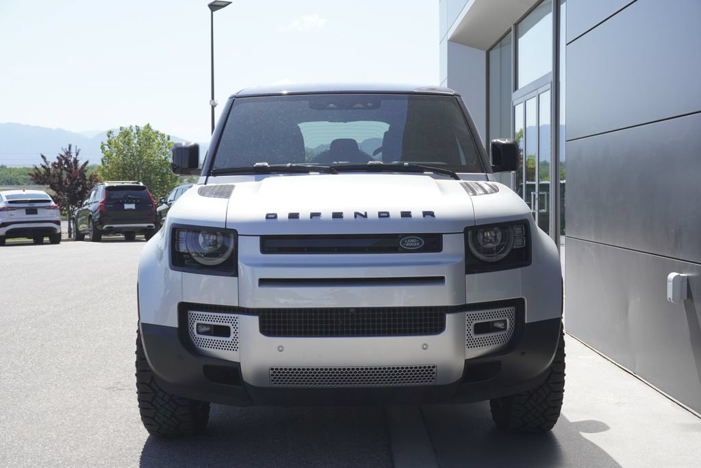 Used 2024 Land Rover Defender 110 SE AWD/4WD image 5