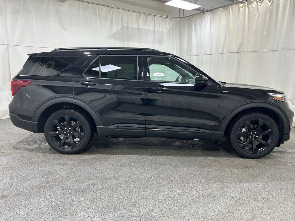 Certified 2023 Ford Explorer ST-Line w/ Class IV Trailer Tow Package image 9