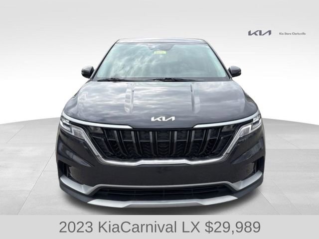 Used 2023 Kia Carnival LX image 3
