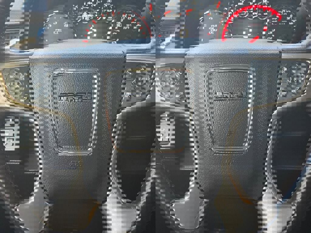 Used 2015 GMC Yukon Denali w/ Touring Package image 17