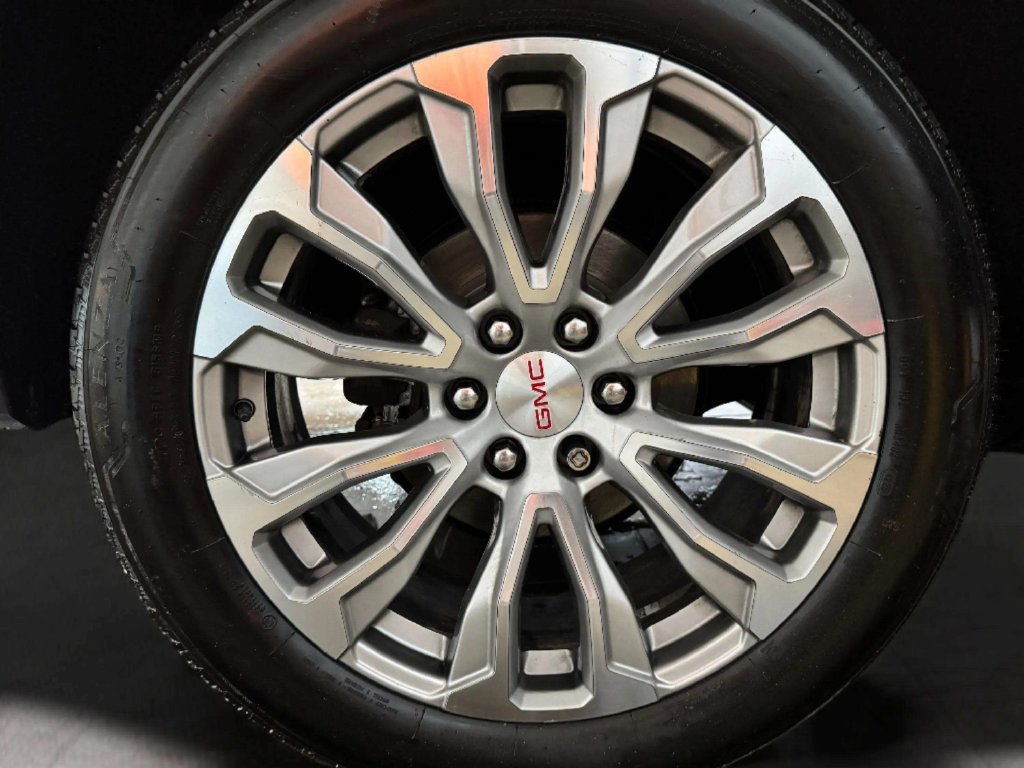 Used 2022 GMC Yukon XL Denali AWD/4WD image 32