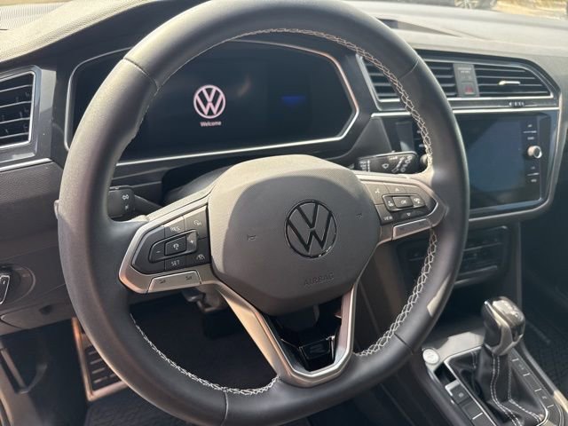 Used 2023 Volkswagen Tiguan SE R-Line image 18