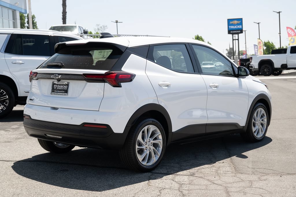 New 2027 Chevrolet Bolt LT FWD image 5