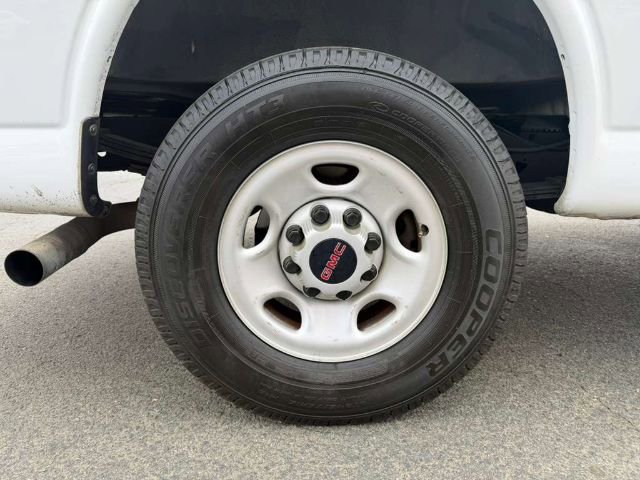 Used 2023 GMC Savana 2500 w/ Driver Convenience Package image 9