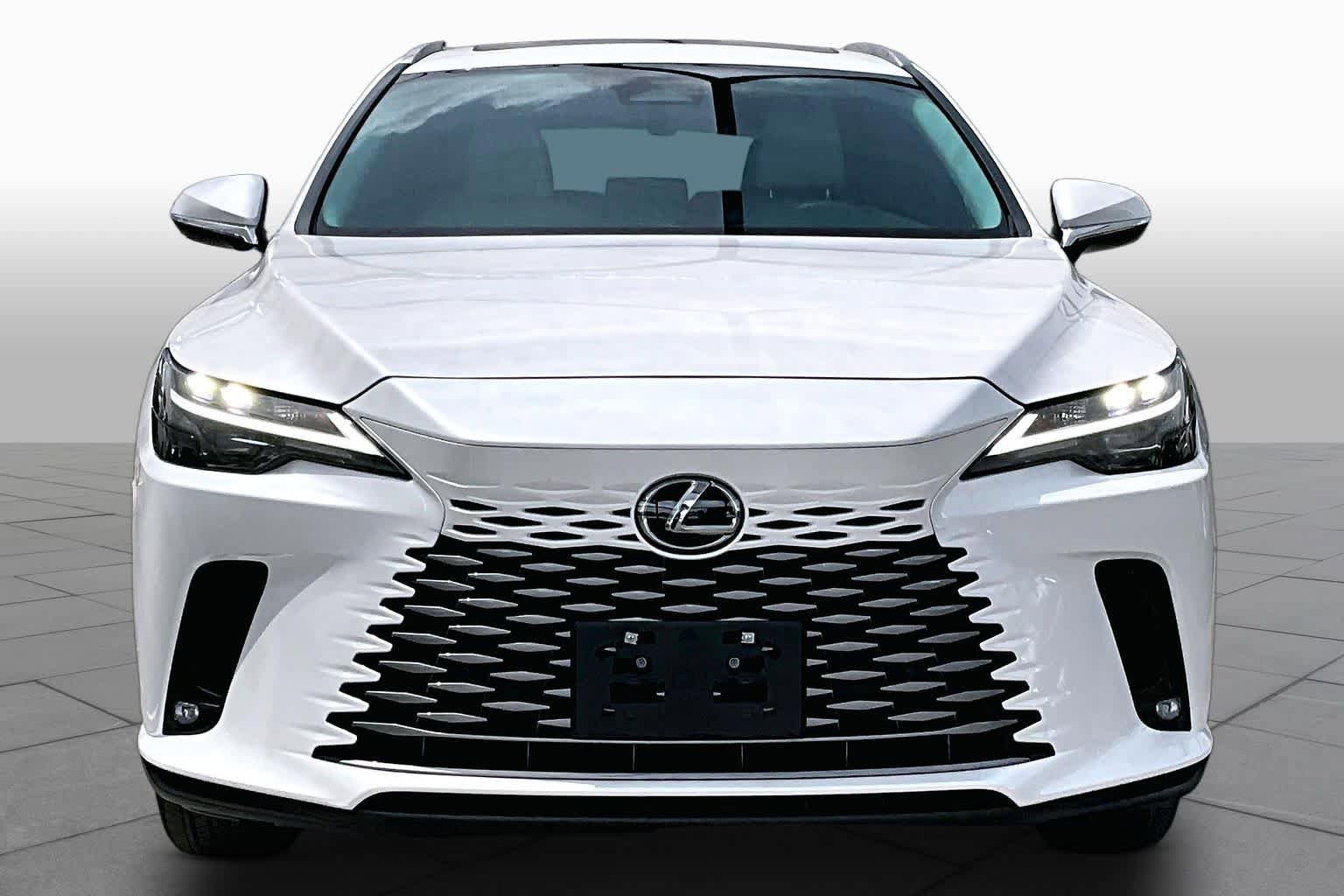 Used 2023 Lexus RX 350 w/ Accessory Package (2T) AWD/4WD image 4