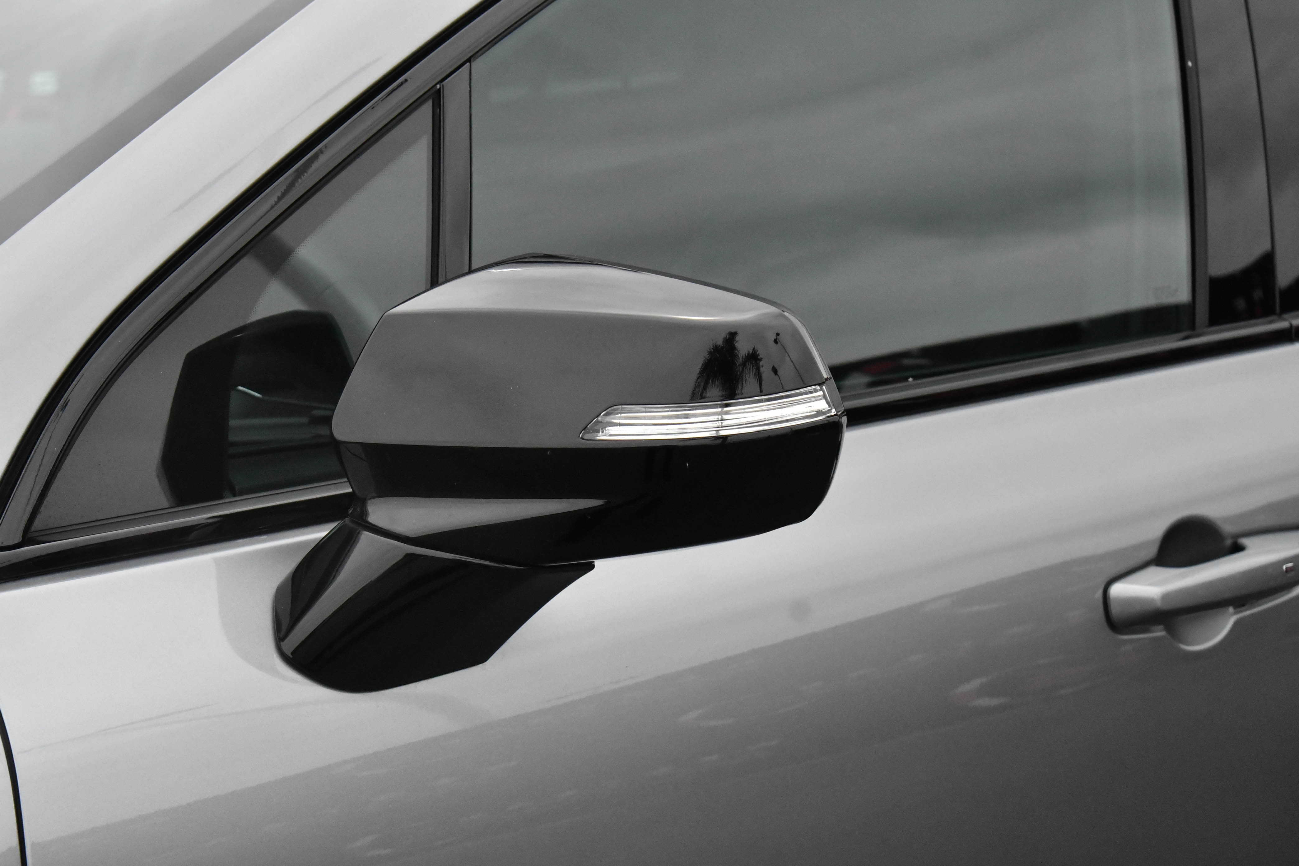 Used 2024 Honda Prologue EX image 13