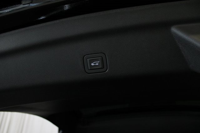 New 2026 GMC Yukon XL Elevation w/ Elevation Premium Package image 8