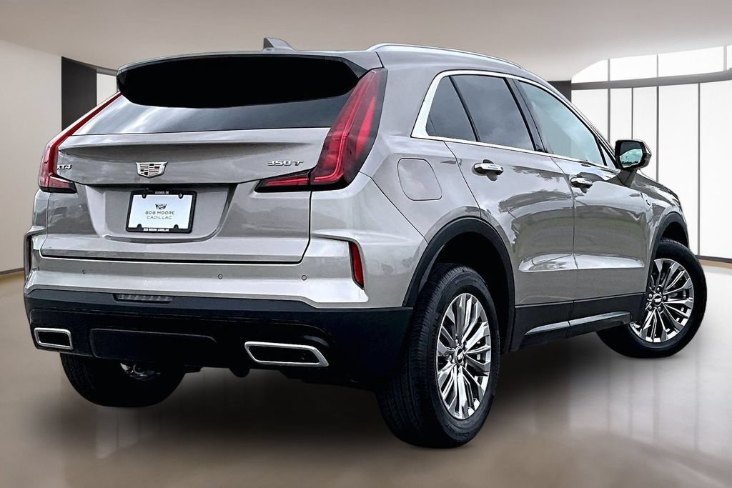Used 2024 Cadillac XT4 Premium Luxury w/ Technology Package FWD image 2