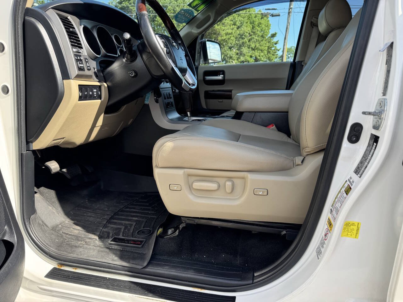 Used 2014 Toyota Sequoia Platinum AWD/4WD image 18