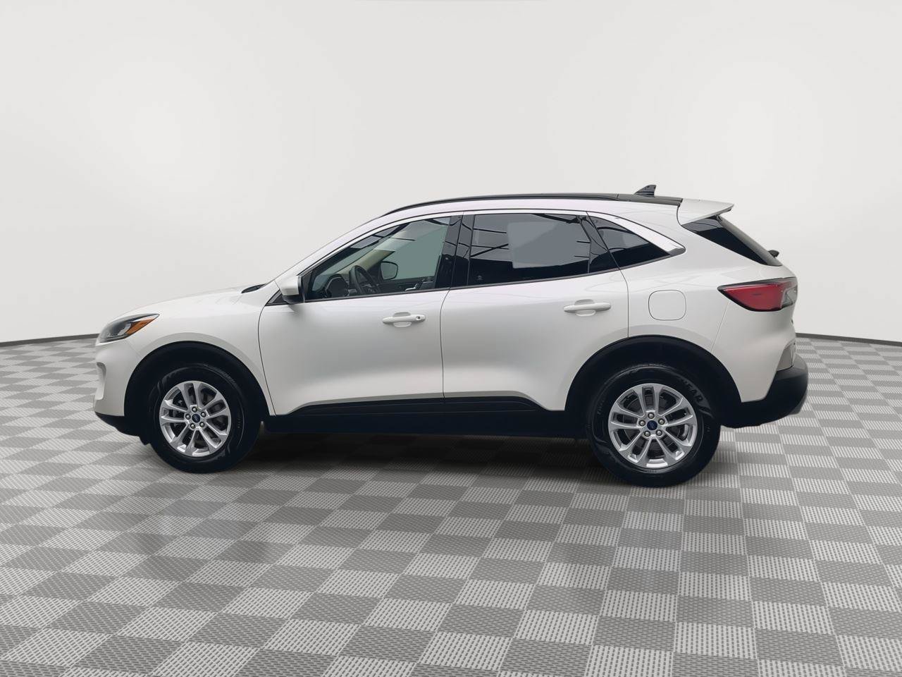 Used 2020 Ford Escape SE AWD/4WD image 38