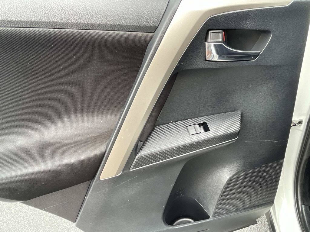 Used 2014 Toyota RAV4 XLE FWD image 11